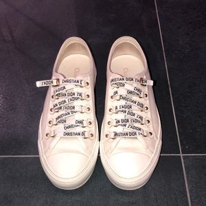 Off white Christian Dior sneakers. Almost perfect condition size 38.5
